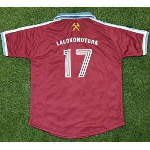 Residente en términos de María Camiseta La Lokomotora Against Modern Football – La Lokomotora